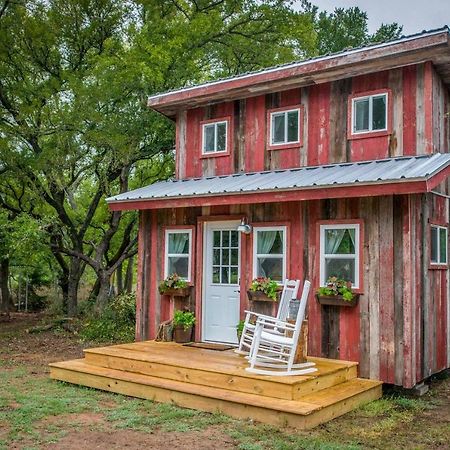 Cozy Cabin Little Red Hen 12 Min To Magnolia Уэйко Экстерьер фото