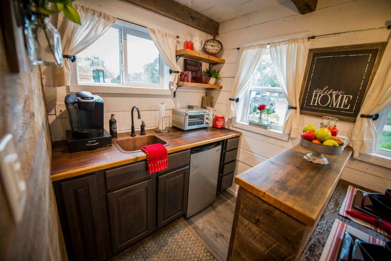 Cozy Cabin Little Red Hen 12 Min To Magnolia Уэйко Экстерьер фото